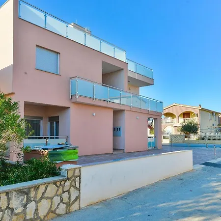 Boltuzic Apartment Vir