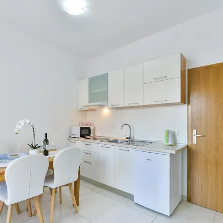 Boltuzic Apartment Vir