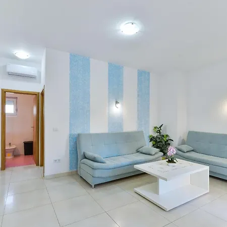Boltuzic Apartment